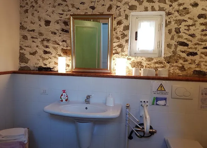 Maggiore - - Piano Terra - La Casaccia 펜션 *